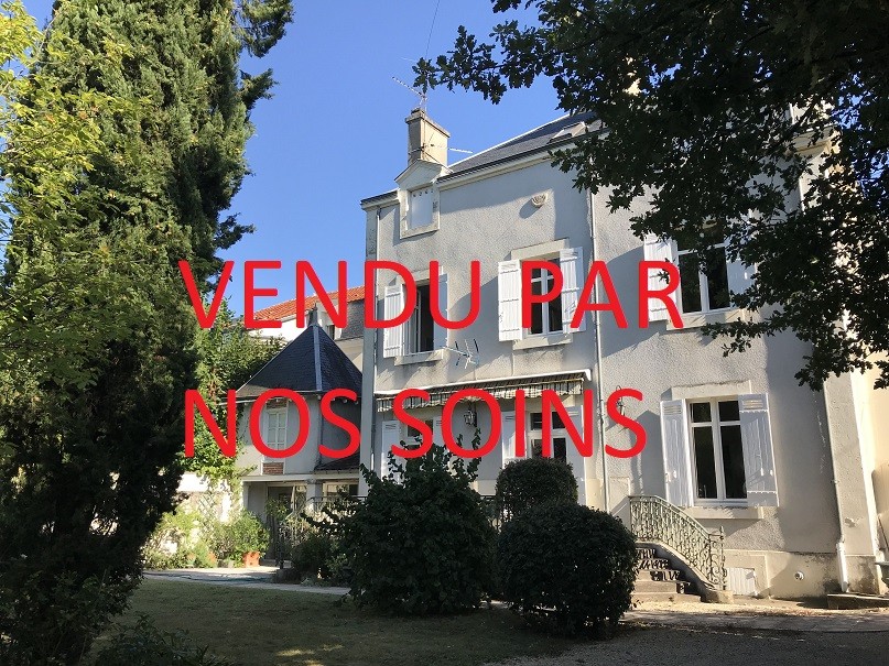 BELLE MAISON BOURGEOISE AVEC JARDIN ET GARAGES