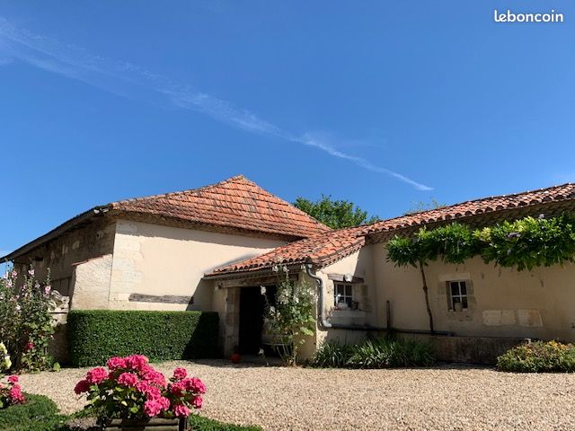 SUPERBE PROPRIETE AVEC PARC, VERGER ET DEPENDANCES
