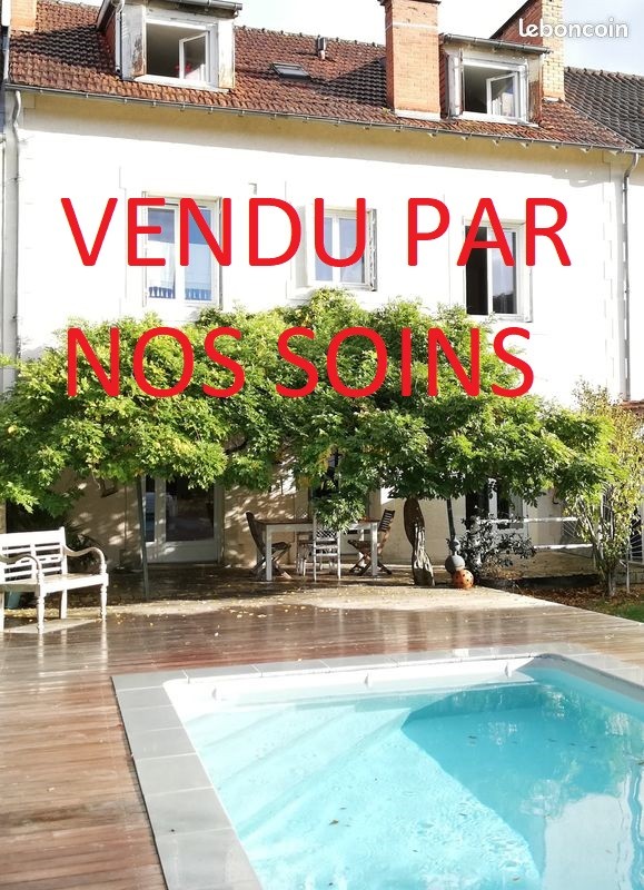 GRANDE MAISON DE VILLE AVEC PISCINE ET GARAGE