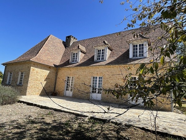 MAISON DE TYPE PERIGOURDINE EN PIERRE AUX PORTES DE PERIGUEUX