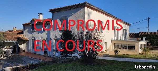 MAISON 5 CHAMBRES PISCINE ET GARAGES