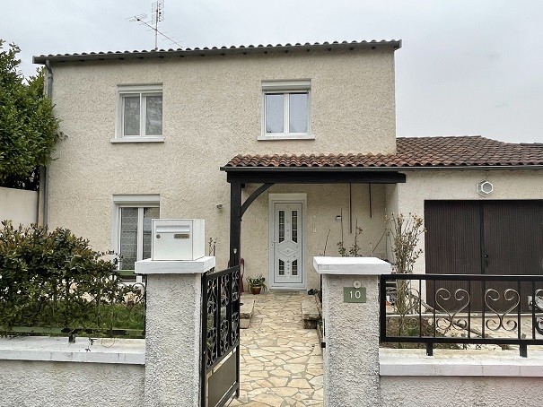MAISON T4 105 m2 avec jardin et garage.
