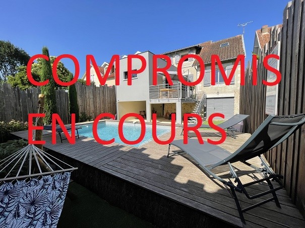 MAISON ENTIÈREMENT RÉNOVÉE AVEC JARDIN/PISCINE ET GARAGE