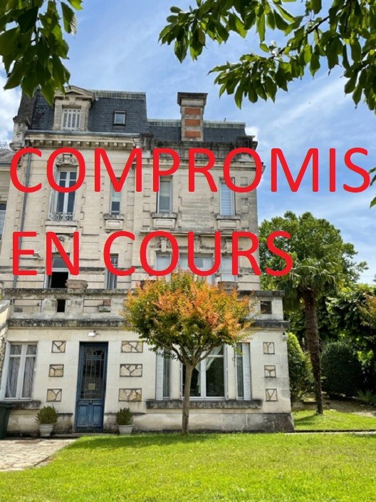 HÔTEL PARTICULIER AVEC JARDIN ET GARAGE