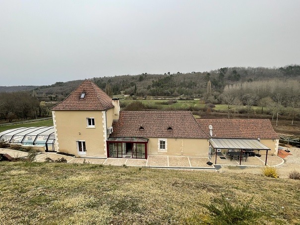 LONGERE 165 m2 AVEC PISCINE, GARAGE et 4 hectares de prairie