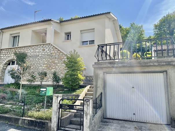 MAISON 90 m2 AVEC JARDIN ET GARAGE