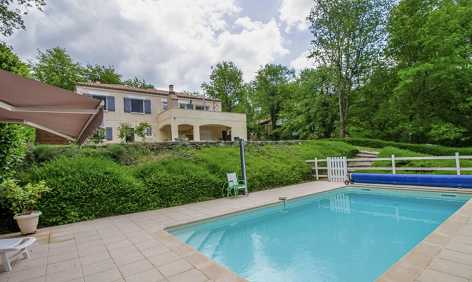BELLE MAISON RECENTE AVEC PISCINE