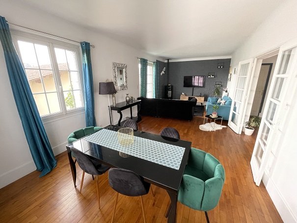 MAISON AVEC JARDIN ET GARAGE