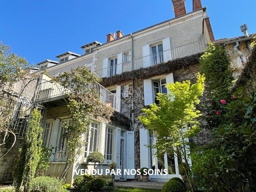 MAISON BOURGEOISE AVEC JARDIN CŒUR DE VILLE