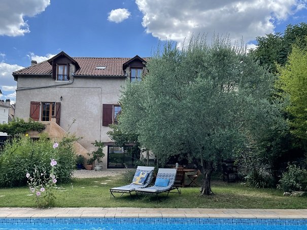 Maison de famille avec piscine et grand jardin