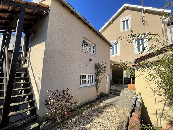 Maison de ville 150 m2, 4 chambres.