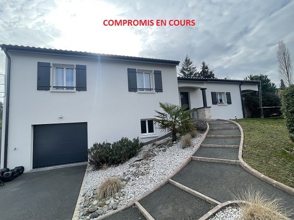 Villa moderne 5 chambres avec piscine.