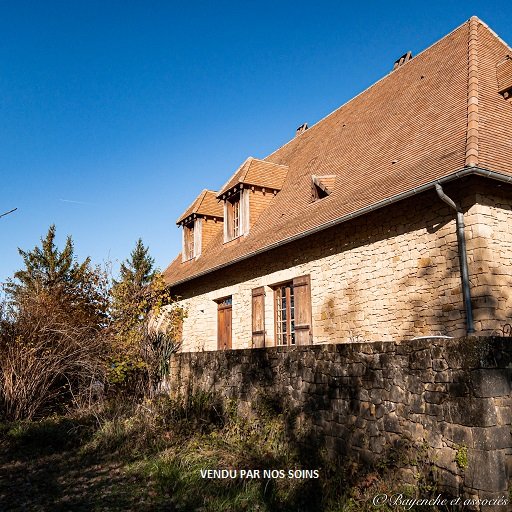 MAISON DE CAMPAGNE AVEC VUE DOMINANTE