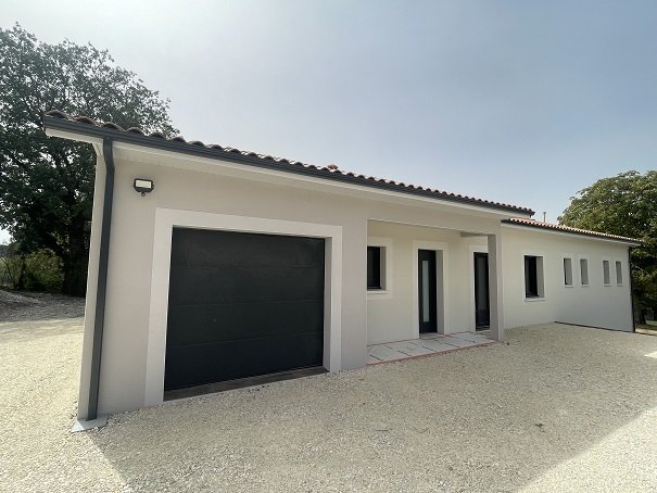 Plain-pied 130 m2 avec vue imprenable sur la campagne.