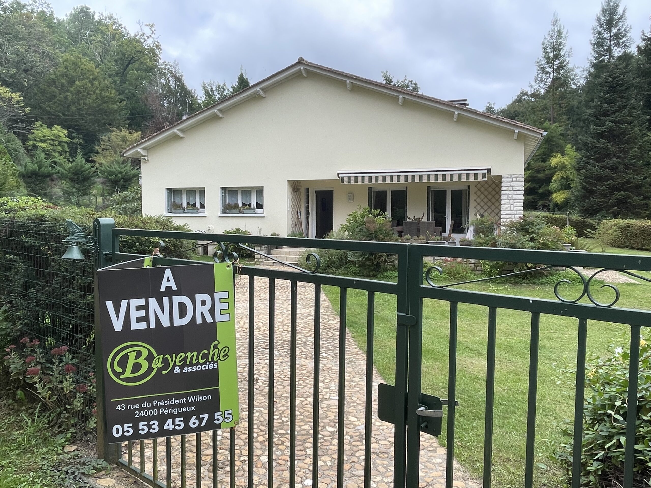 Maison de campagne Saint Germain du Salembre.