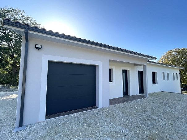 Plain-pied 130 m2 avec vue imprenable sur la campagne.
