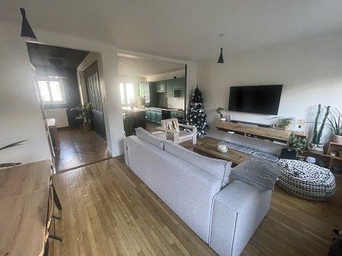 Maison 5 pièces, 115 m2 avec jardin, piscine et garage.