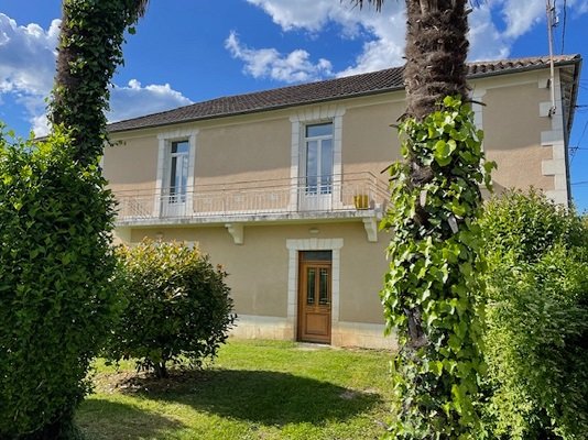 VESONE, maison avec grand garage et terrain de 1507m2 !