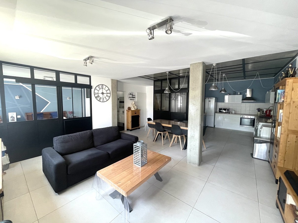 Centre ville, Loft 3 pièces avec place de parking.