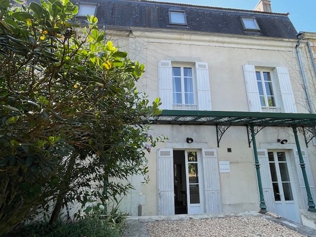 Maison bourgeoise, 5 chambres et jardin.