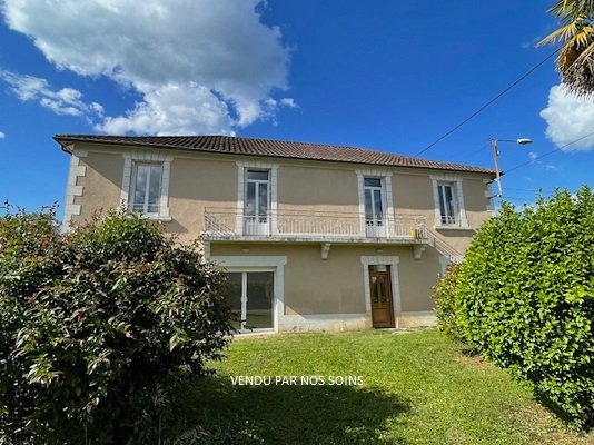 VESONE, maison avec grand garage et terrain de 1507m2 !