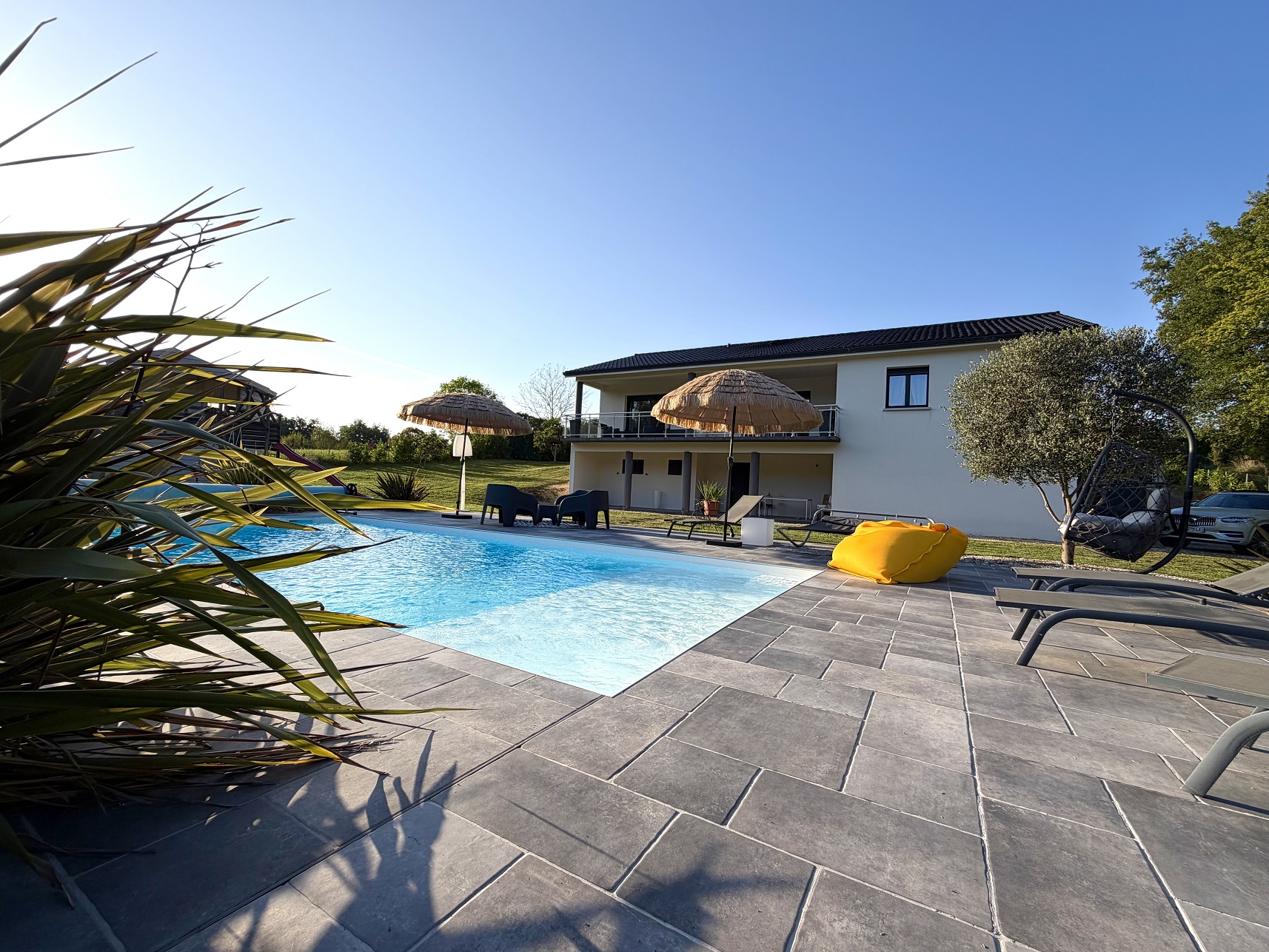 Villa  6 pièces, 200 m2.