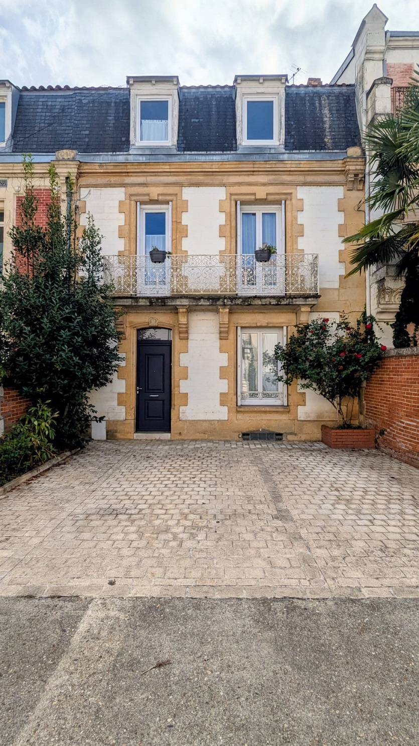 Maison de ville Périgueux, 4 chambres 155 m2.