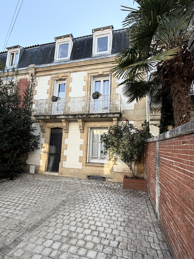 Maison de ville Périgueux, 4 chambres 155 m2.