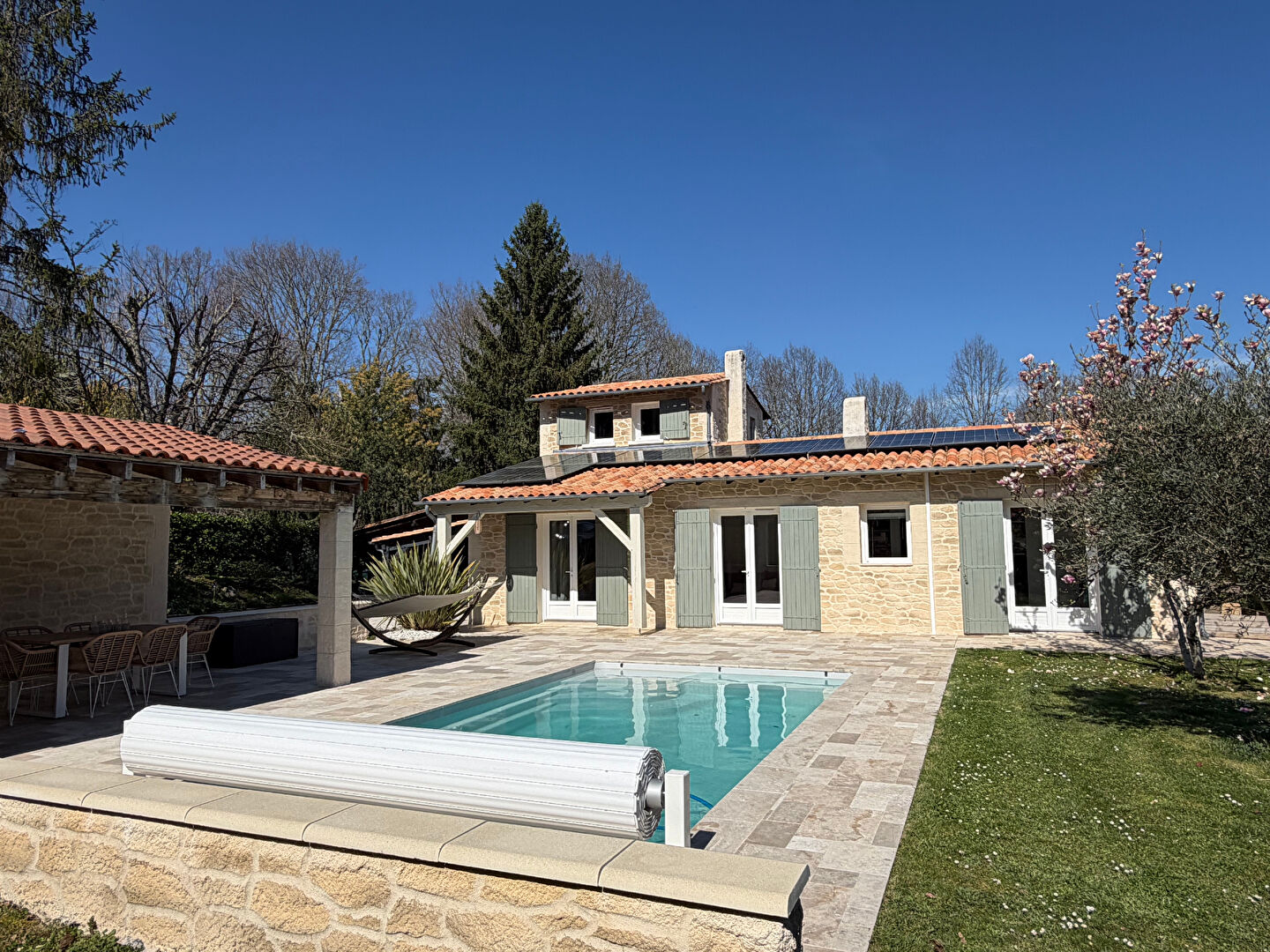 Maison 3 chambres avec piscine.