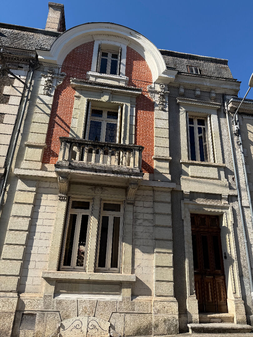 Maison bourgeoise, proche des Arènes.