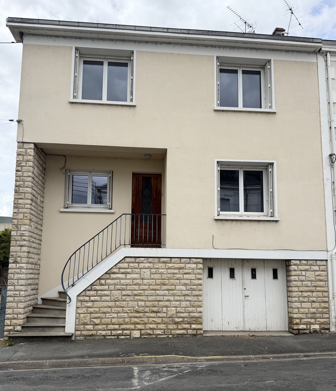 Maison 5 pièces, 112 m2 avec jardin et garage.