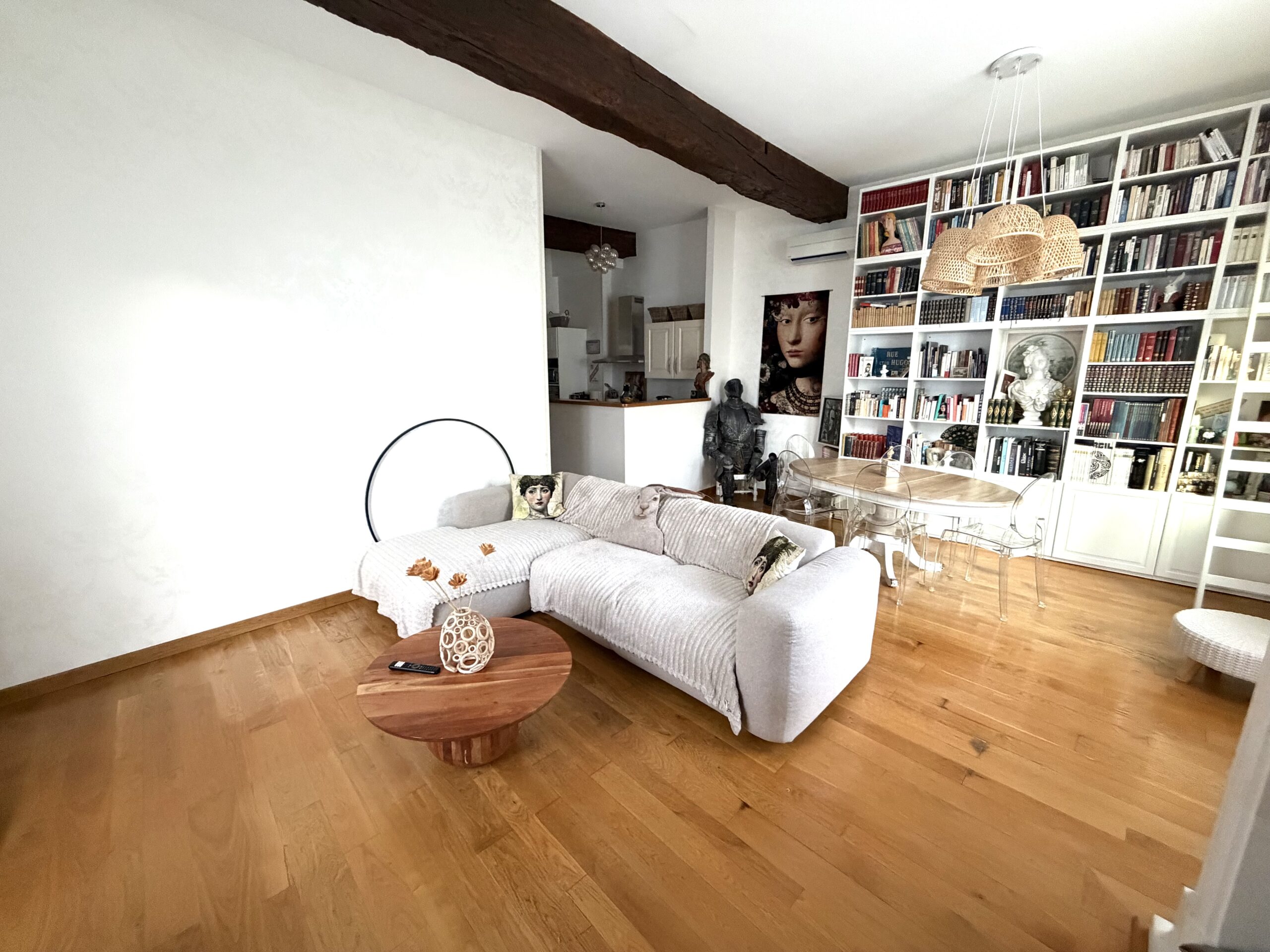 Appartement centre historique, 90 m2 avec terrasse.