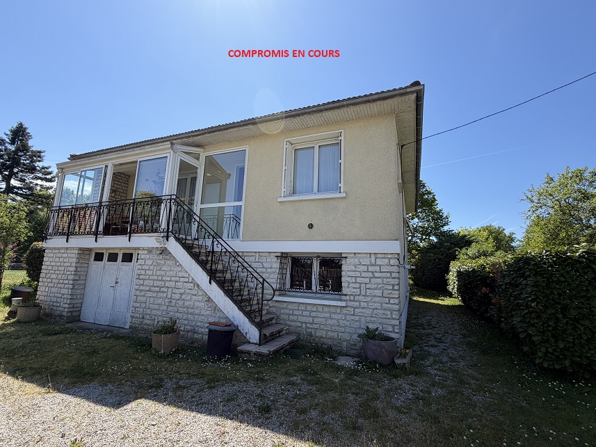 Maison 6 pièces 110 m2 avec jardin et garage.
